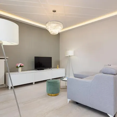 City Center Grzybowska With Parking By Renters Varşova