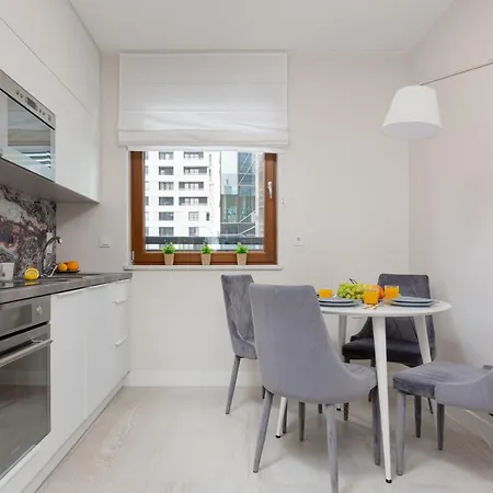 City Center Grzybowska With Parking By Renters Warszawa