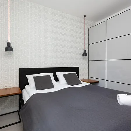 City Center Grzybowska With Parking By Renters