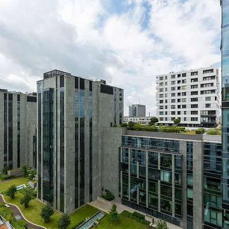 City Center Grzybowska With Parking By Renters Daire Varşova