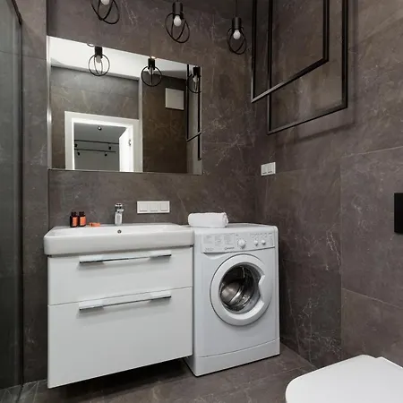 City Center Grzybowska With Parking By Renters