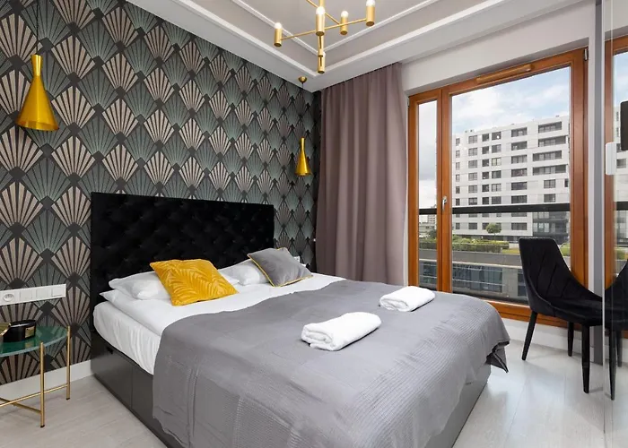 City Center Grzybowska With Parking By Renters Varsó