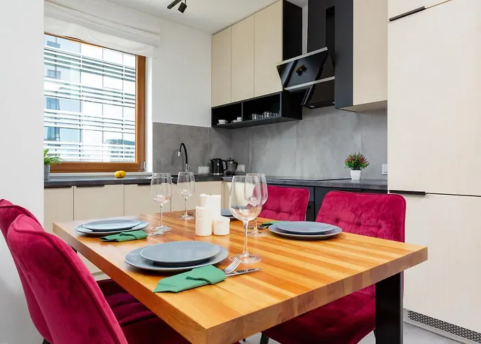 City Center Grzybowska With Parking By Renters Apartman Varsó