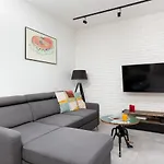 Apartmán City Center Grzybowska With Parking By Renters Varšava