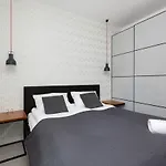 City Center Grzybowska With Parking By Renters