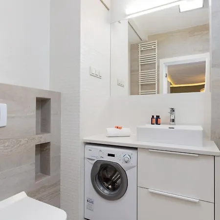 Apartment City Center Grzybowska With Parking By Renters