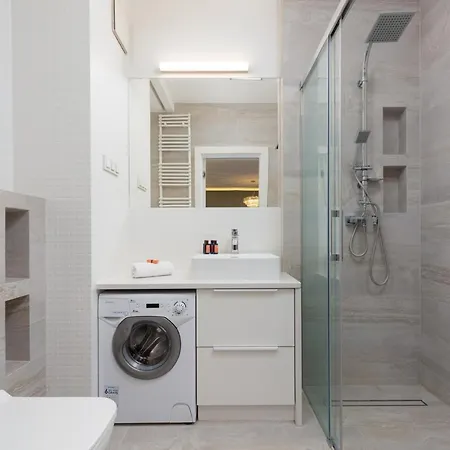 Apartment City Center Grzybowska With Parking By Renters
