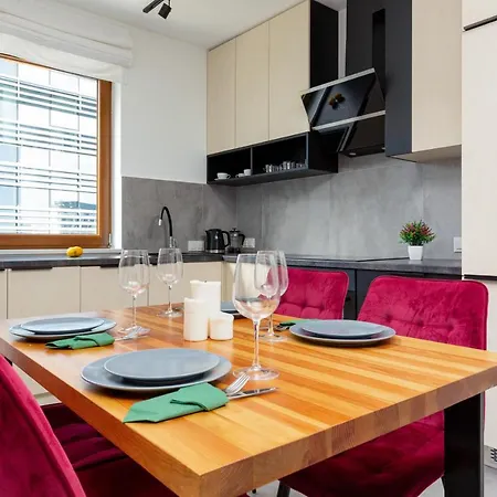 City Center Grzybowska With Parking By Renters Apartment Warsaw